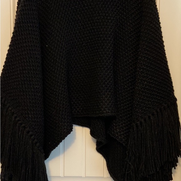 Michael Kors Poncho - Picture 5 of 7